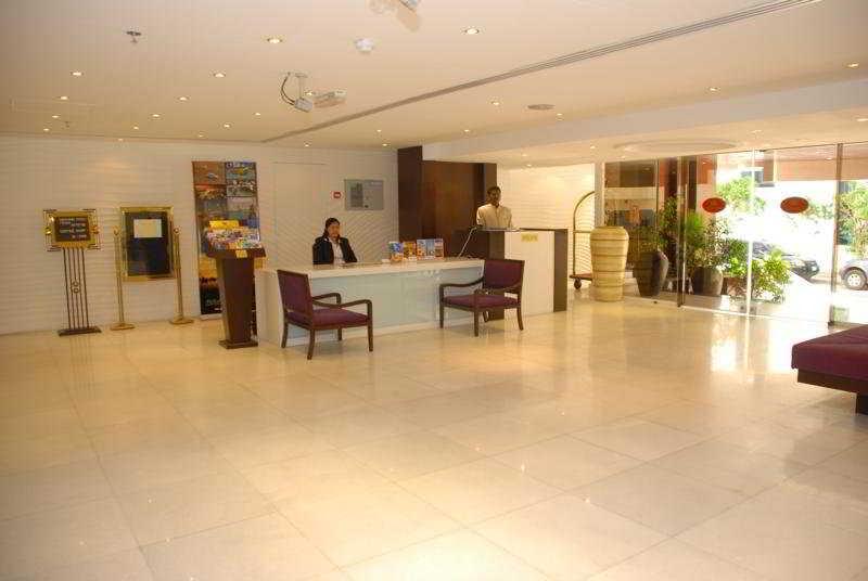 London Crown 2 Hotel Apartments Dubai Exteriör bild