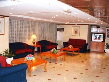 London Crown 2 Hotel Apartments Dubai Exteriör bild